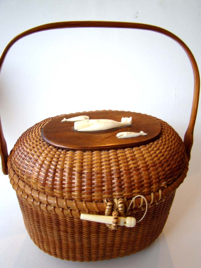 A fine vintage NANTUCKET purse ("Friendship Basket") made in 1964 — image 3